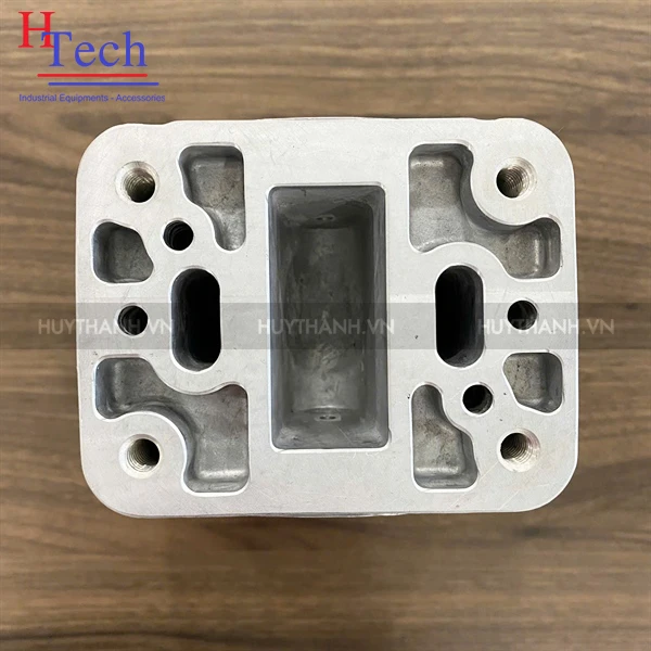 Thân Bơm Trung Tâm Sandpiper 114-024-157